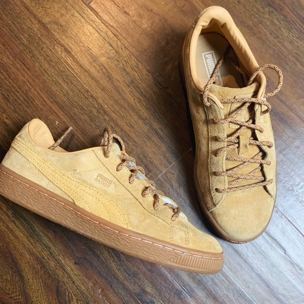 Women’s Puma shoes size 5